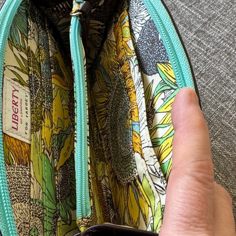 Liberty of London Sunflower Print wallet NWT - Picture 2 of 2